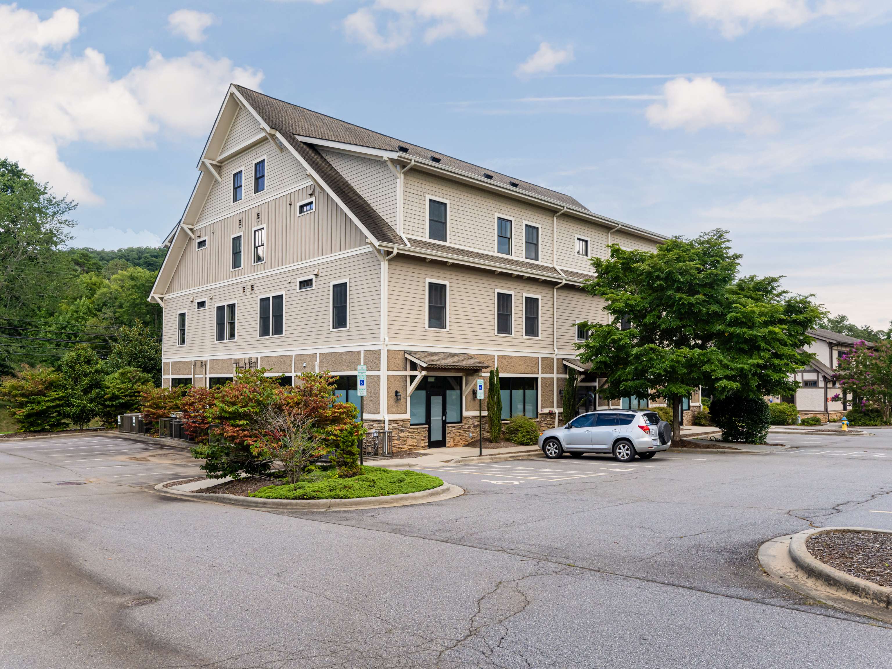 2 Monticello Village Drive Unit 302, Weaverville