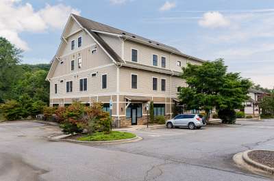 2 Monticello Village Drive Unit 302, Weaverville